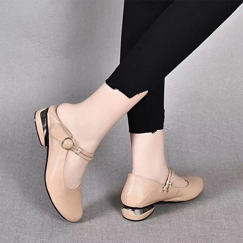 Zapatos de piel sencillos de tacón bajo y punta redonda