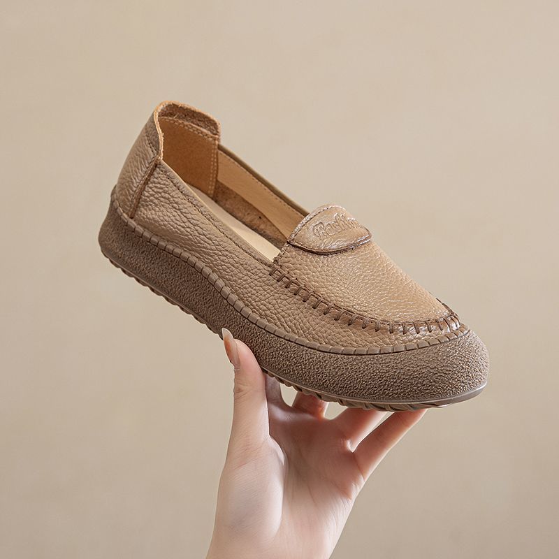 Schoenen met zachte zolen gemaakt van 100% echt rundleer.