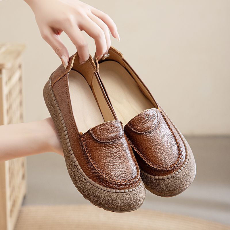 Schoenen met zachte zolen gemaakt van 100% echt rundleer.