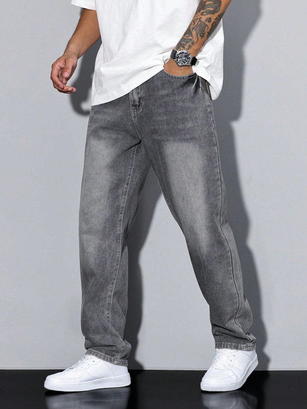 https://cdn.shopify.com/s/files/1/0981/1568/2584/files/Baggy-Jeans-Wijde-Spijkerbroek-met-Washed-Look-2.jpg?v=1787116600