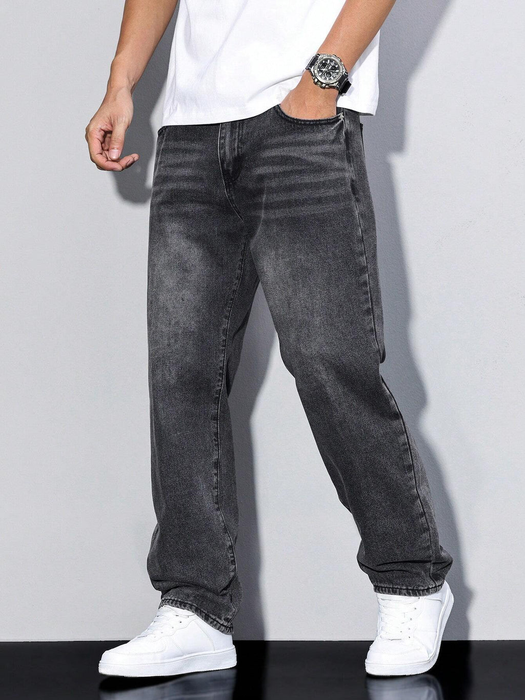 https://cdn.shopify.com/s/files/1/0981/1568/2584/files/Baggy-Jeans-Wijde-Spijkerbroek-met-Washed-Look-9.jpg?v=1787116600