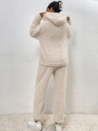 https://cdn.shopify.com/s/files/1/0981/1568/2584/files/Hoodie-Dames-Warm-Comfortabel-voor-de-Winter-7.jpg?v=1787939814