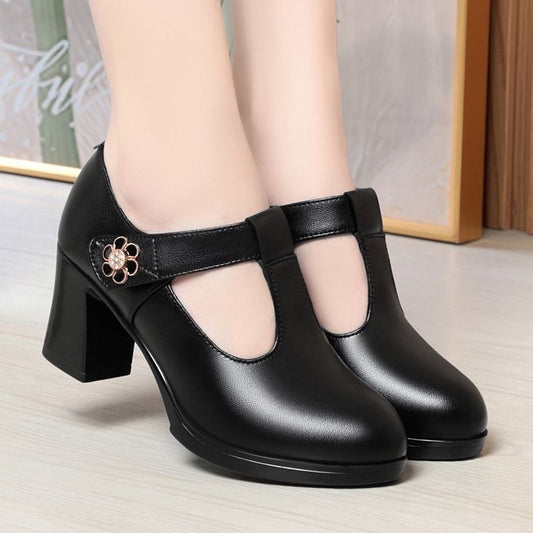 Tacones altos de piel con suela blanda y versátiles