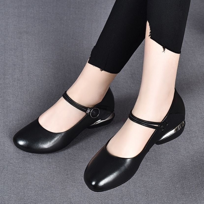 Zapatos de piel sencillos de tacón bajo y punta redonda