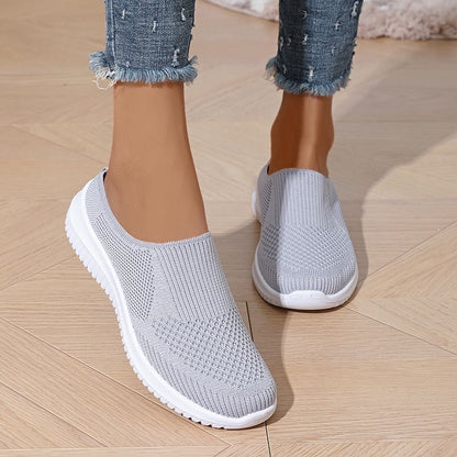 Zapatillas de tenis cerradas con suela blanda