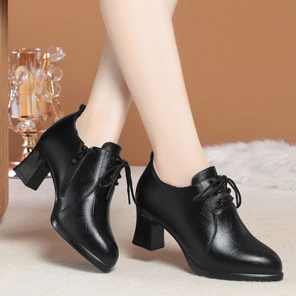 Tacones altos con cordones