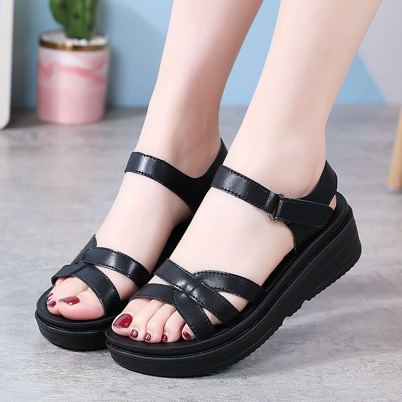 Sandalias de piel con adornos cruzados