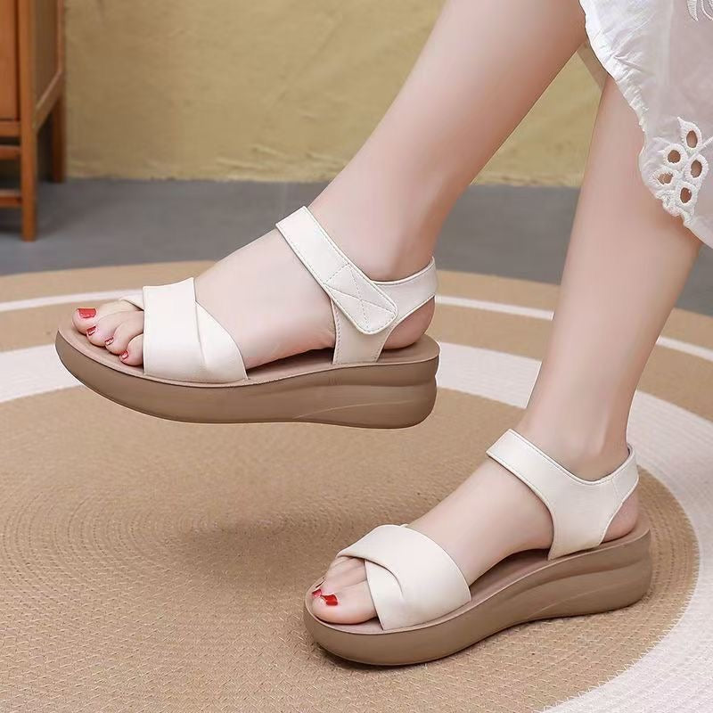 Sandalias de cuña de piel suave