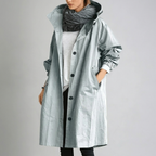 https://cdn.shopify.com/s/files/1/0981/1568/2584/files/Jas-Dames-Waterdicht-Lichtgewicht-5.png?v=1787939417