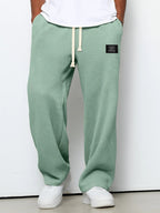 https://cdn.shopify.com/s/files/1/0981/1568/2584/files/Jogger-Broek-Heren-Relaxte-Pasvorm-Tijdloze-Stijl-2.jpg?v=1787116601