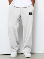 https://cdn.shopify.com/s/files/1/0981/1568/2584/files/Jogger-Broek-Heren-Relaxte-Pasvorm-Tijdloze-Stijl-3.jpg?v=1787116601