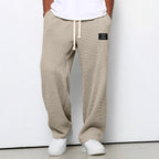 https://cdn.shopify.com/s/files/1/0981/1568/2584/files/Jogger-Broek-Heren-Relaxte-Pasvorm-Tijdloze-Stijl-5.jpg?v=1787116601