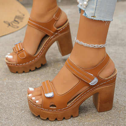 Sandalias de plataforma con una sola tira