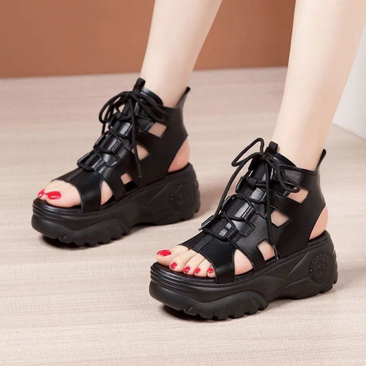 Sandalias con plataforma y tiras