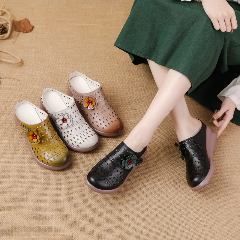 Zapatillas de cuero huecas con flores