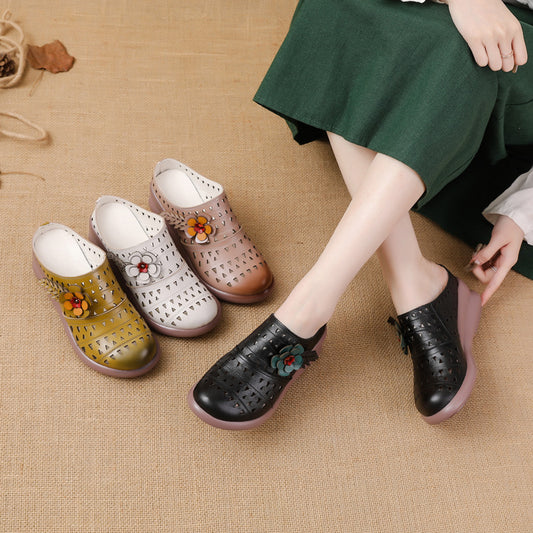 Zapatillas de cuero huecas con flores
