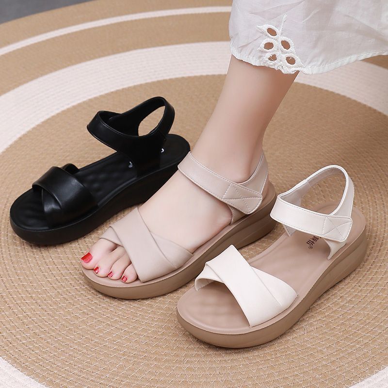 Sandalias de cuña de piel suave