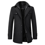 https://cdn.shopify.com/s/files/1/0981/1568/2584/files/Winterjas-Heren-Lange-Winterjassen-Heren-Gelaagde-Sluiting-Strakke-Afsluiting-2.jpg?v=1787116322
