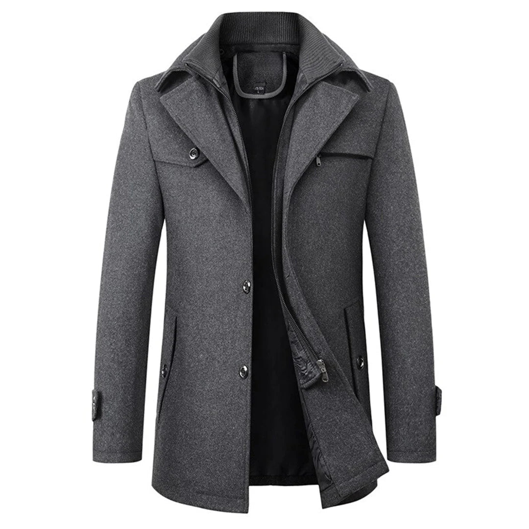 https://cdn.shopify.com/s/files/1/0981/1568/2584/files/Winterjas-Heren-Lange-Winterjassen-Heren-Gelaagde-Sluiting-Strakke-Afsluiting-3.jpg?v=1787116322